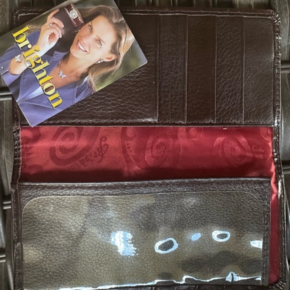 Gorgeous NWOT Brighton Brown Croc with Matching Checkbook Wallet - Picture 7 of 7